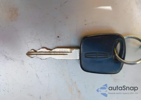 2000 Lincoln Navigator z USA, uszkodzony, nr VIN 5LMPU28A9YLJ03030